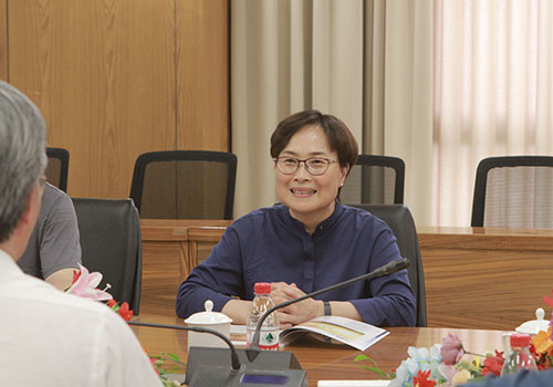 中國礦業(yè)大學(xué)黨委書記劉波一行到上海創(chuàng)力集團(tuán)走訪交流(圖3) 中國礦業(yè)大學(xué)黨委書記劉波一行到上海創(chuàng)力集團(tuán)走訪交流(圖3)