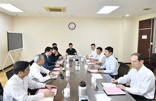 上海創(chuàng)力集團創(chuàng)始人石華輝一行赴冀中能源集團走訪交流(圖1)