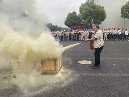 “人人講安全、個個會應(yīng)急”——上海創(chuàng)力集團開展“安全月”消防演習(xí)活動(圖4)