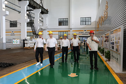 上海青浦區(qū)政協(xié)主席曹衛(wèi)東一行走訪上海創(chuàng)力集團(tuán)考察指導(dǎo)(圖1)