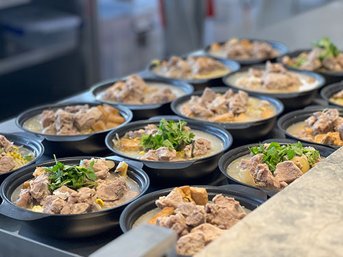  【喜迎食堂新篇章 共品舌尖幸福感】創(chuàng)力集團(tuán)食堂運(yùn)營(yíng)模式升級(jí)暨開業(yè)活動(dòng)取得圓滿成功(圖1)